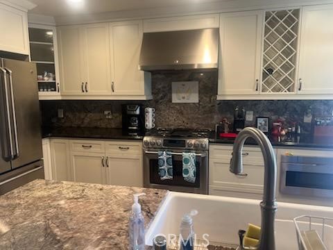 Detail Gallery Image 7 of 15 For 341 Emmons Rd, Cambria,  CA 93428 - 3 Beds | 2 Baths