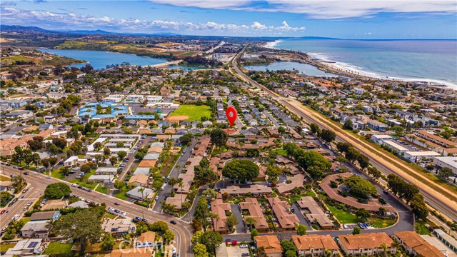 450 Anchor Way, Carlsbad CA: https://media.crmls.org/medias/fda93ece-1104-480d-8dd1-06b456625656.jpg