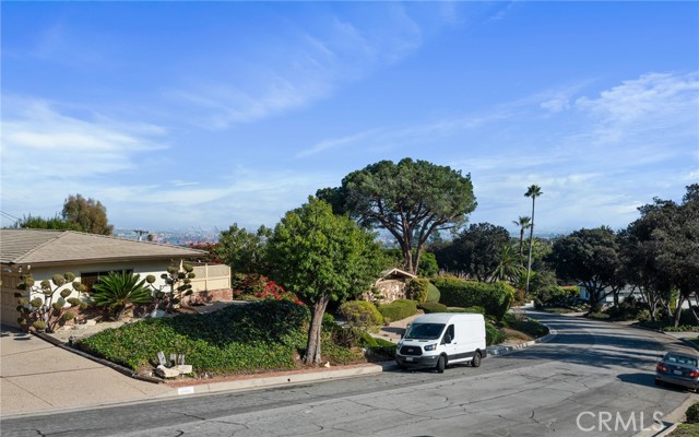 2070 Noble View Drive, Rancho Palos Verdes, California 90275, 4 Bedrooms Bedrooms, ,1 BathroomBathrooms,Residential,For Sale,Noble View,PV24246474