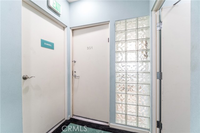 Detail Gallery Image 5 of 47 For 1927 Glendon #301,  Los Angeles,  CA 90025 - 2 Beds | 2 Baths