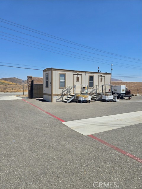 3130 Industrial Drive, Rialto CA: https://media.crmls.org/medias/fdaa5726-f0f1-4ee1-916a-1378c93e5527.jpg
