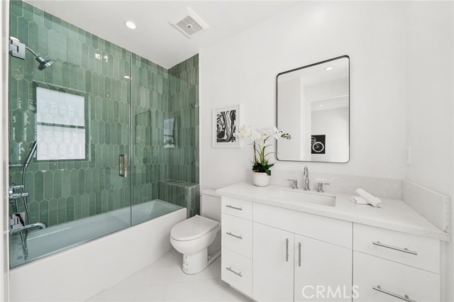 5945 Hesperia Avenue, Encino CA: https://media.crmls.org/medias/fdaaa195-c937-446b-ab04-51438f0cde10.jpg