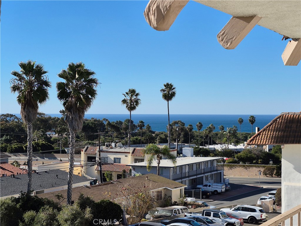https://media.crmls.org/medias/fdab472f-df41-4ff2-9966-79a203c4a61e.jpg?preset=X-Large