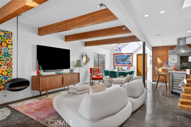 Detail Gallery Image 10 of 62 For 219 Colton, Newport Beach,  CA 92663 - 4 Beds | 3 Baths