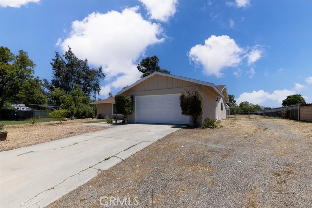Detail Gallery Image 3 of 42 For 4850 Eclipse Ave, Jurupa Valley,  CA 91752 - 4 Beds | 2 Baths