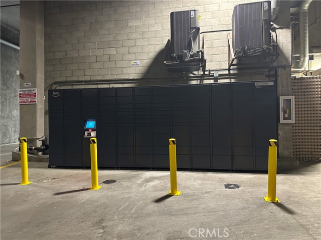 645 W 9th Street, Los Angeles CA: https://media.crmls.org/medias/fdac874d-38b1-4afb-9dd3-7c9a179d4b3a.jpg