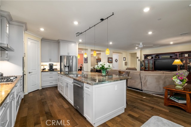 Detail Gallery Image 13 of 49 For 1371 Camino Sueno, Hemet,  CA 92545 - 3 Beds | 3 Baths