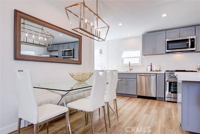 120 36th Place, Manhattan Beach, California 90266, 3 Bedrooms Bedrooms, ,2 BathroomsBathrooms,Residential,Sold,36th,SB23014621