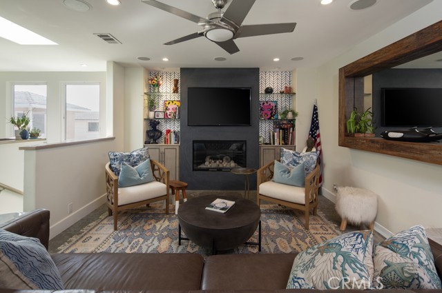 Detail Gallery Image 2 of 15 For 309 Marguerite Ave #C,  Corona Del Mar,  CA 92625 - 3 Beds | 2 Baths