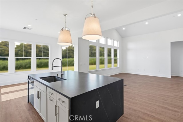 1101 Vinaza Road, Paso Robles CA: https://media.crmls.org/medias/fdad084a-563f-4819-b806-a780c0496811.jpg