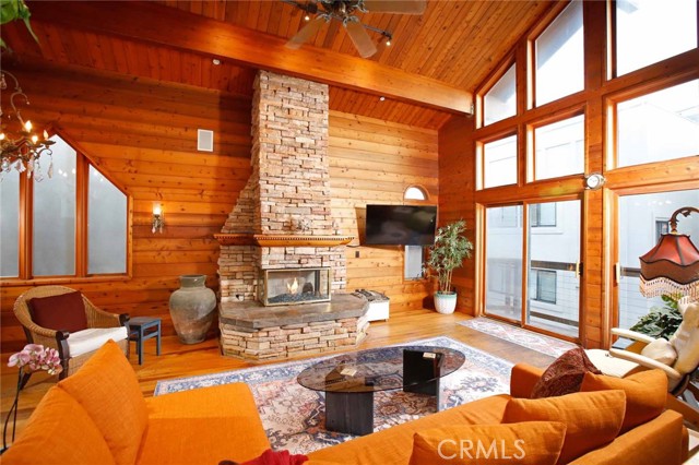 Detail Gallery Image 23 of 35 For 6 B Surfside, Surfside,  CA 90743 - 4 Beds | 3/1 Baths