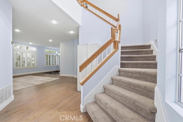 Detail Gallery Image 17 of 48 For 298 Saint Thomas, Oak Park,  CA 91377 - 5 Beds | 3 Baths