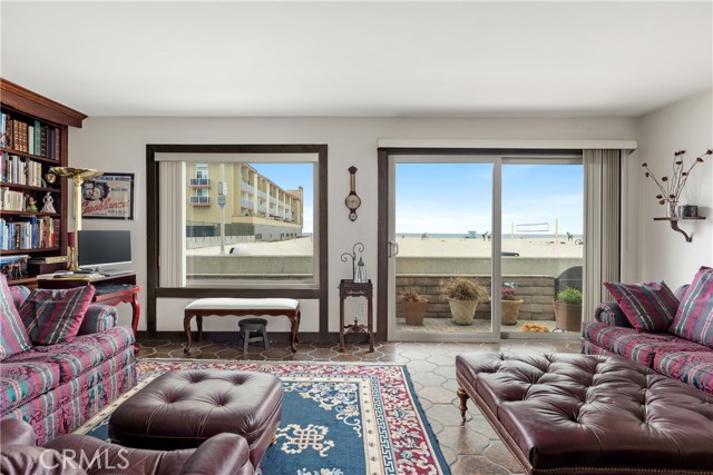 8 The Strand, Hermosa Beach, California 90254, 2 Bedrooms Bedrooms, ,2 BathroomsBathrooms,Residential,Sold,The Strand,SB21119175