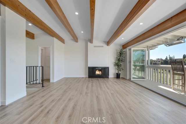 Detail Gallery Image 9 of 32 For 745 Domingo #4,  Newport Beach,  CA 92660 - 2 Beds | 2 Baths