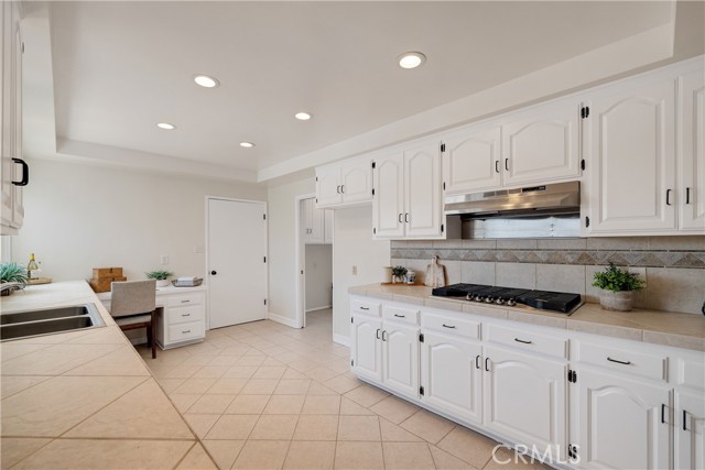 3313 Onrado Street, Torrance CA: https://media.crmls.org/medias/fdae40fd-2e6b-48a9-b346-026ddc88dcb8.jpg