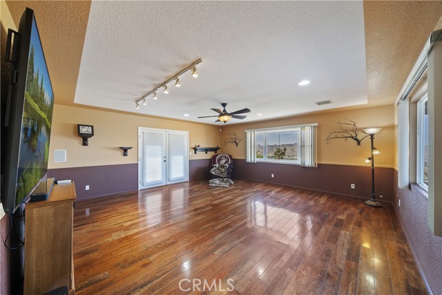 55578 Free Gold Drive, Yucca Valley CA: https://media.crmls.org/medias/fdaecea5-fc9f-4894-8704-8cf846a38cc2.jpg