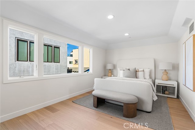 105 A Surfside Avenue, Surfside CA: https://media.crmls.org/medias/fdaeeae7-e280-46cd-9c80-9c80e4b8efa8.jpg