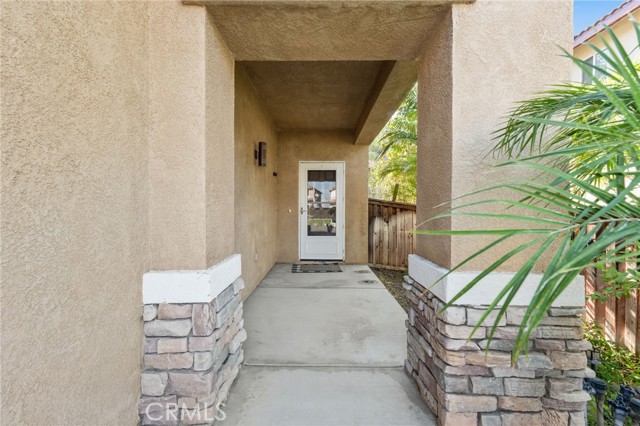 16192 Setting Sun Circle, Riverside CA: https://media.crmls.org/medias/fdaf6d3c-3b02-4d86-a939-84b6a827a39e.jpg