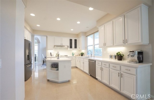 Detail Gallery Image 2 of 24 For 9 Willowglade, Trabuco Canyon,  CA 92679 - 5 Beds | 4 Baths