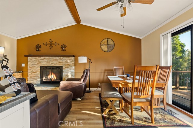 Detail Gallery Image 4 of 32 For 707 Virginia Ct, Lake Arrowhead,  CA 92352 - 3 Beds | 2 Baths