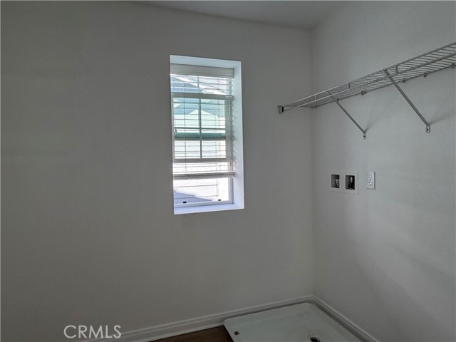 Detail Gallery Image 8 of 13 For 2066 E Sentinel Privado, Ontario,  CA 91764 - 4 Beds | 3 Baths