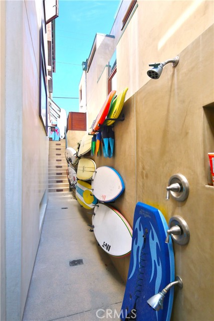 Detail Gallery Image 26 of 28 For 3124 the Strand, Hermosa Beach,  CA 90254 - 4 Beds | 6 Baths