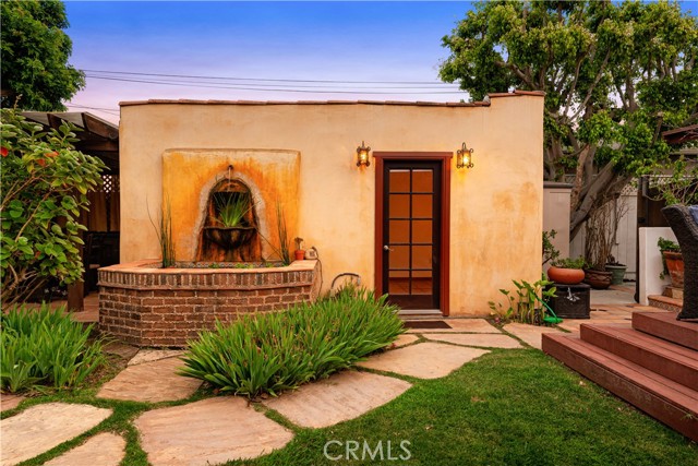 Detail Gallery Image 11 of 38 For 4260 Mcconnell Bld, Los Angeles,  CA 90066 - 2 Beds | 1 Baths