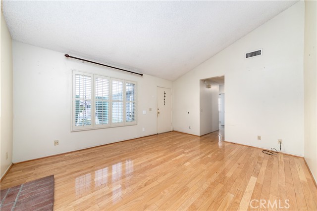 13143 Crowley Street, Arleta CA: https://media.crmls.org/medias/fdb2e818-528d-4c78-996a-9f63036094cf.jpg