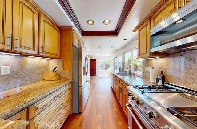 Detail Gallery Image 14 of 71 For 8492 Spring Cir, Huntington Beach,  CA 92646 - 4 Beds | 2/1 Baths