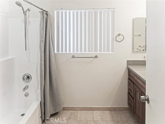 518 East Valencia, F photo 10
