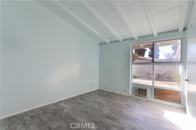 Detail Gallery Image 9 of 24 For 9682 Hillview, Anaheim,  CA 92804 - 4 Beds | 2 Baths