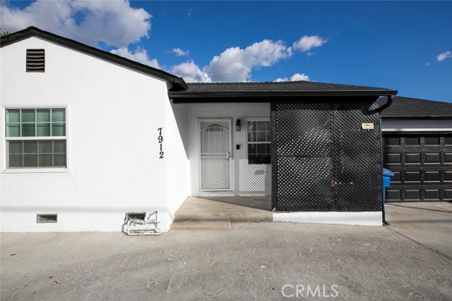 Detail Gallery Image 3 of 30 For 7912 Vineland Ave, Sun Valley,  CA 91352 - 3 Beds | 2 Baths