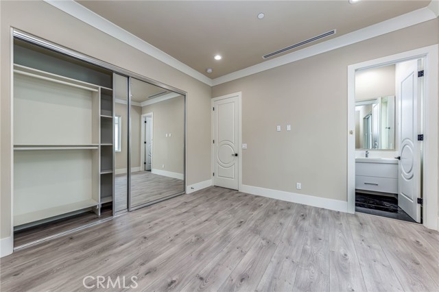 Detail Gallery Image 32 of 40 For 10168 Lightbreeze Cir, Huntington Beach,  CA 92646 - 5 Beds | 5/1 Baths