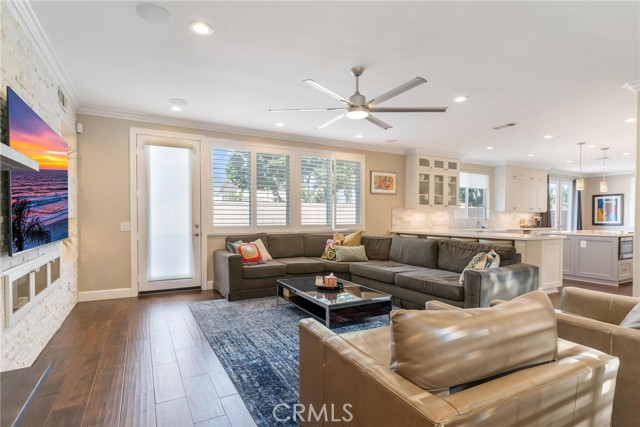 7681 Stonegate Drive, Eastvale CA: https://media.crmls.org/medias/fdb6407e-efd4-4f5d-85d4-c884f34d43da.jpg