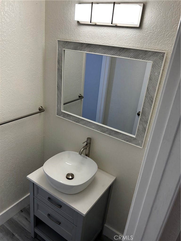 https://media.crmls.org/medias/fdb64b37-5af9-453f-9163-16a6d5400841.jpg?preset=X-Large