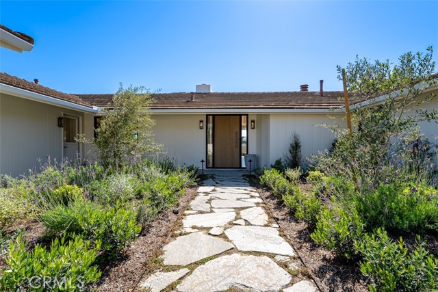 Detail Gallery Image 2 of 30 For 709 Emerald Bay, Laguna Beach,  CA 92651 - 3 Beds | 3 Baths