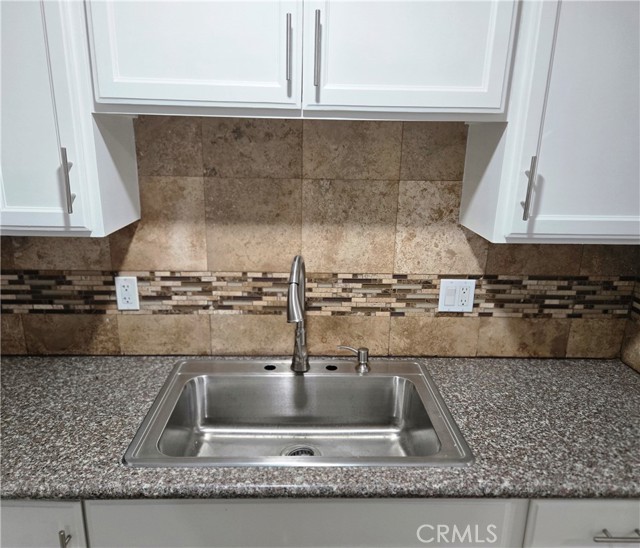 5015 Halldale Avenue, Los Angeles CA: https://media.crmls.org/medias/fdb76447-1bb7-4d31-98e0-f563ad86b3a0.jpg