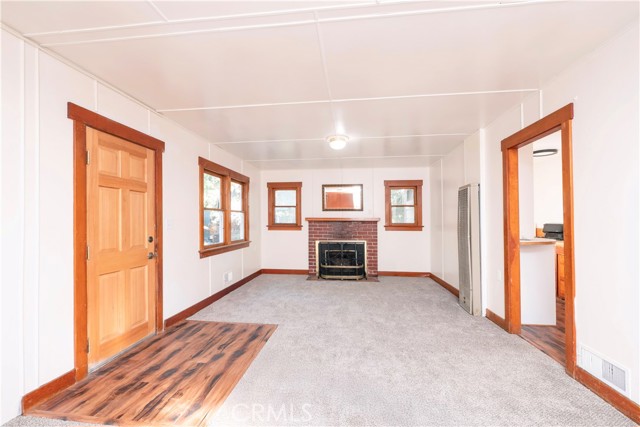 Detail Gallery Image 11 of 46 For 968 Ca-189, Twin Peaks,  CA 92391 - 3 Beds | 1/1 Baths