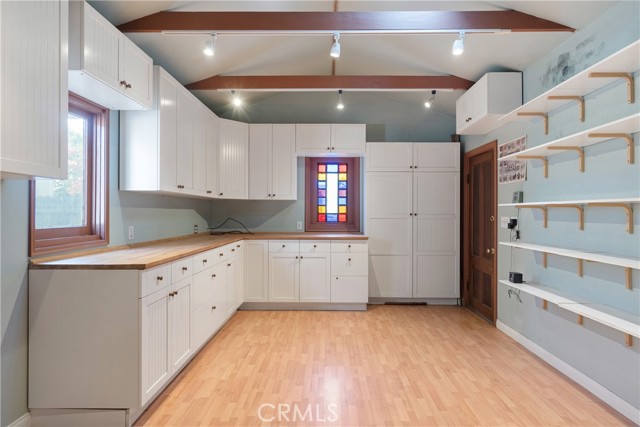 211 E Virginia Avenue, Glendora CA: https://media.crmls.org/medias/fdb7889e-8e75-4d49-a560-c1bf03b8675d.jpg