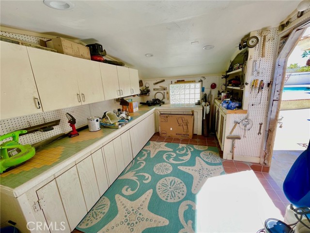 16407 Koda Road, Apple Valley CA: https://media.crmls.org/medias/fdb805be-e25c-43e0-8c89-2e8f81570ff2.jpg