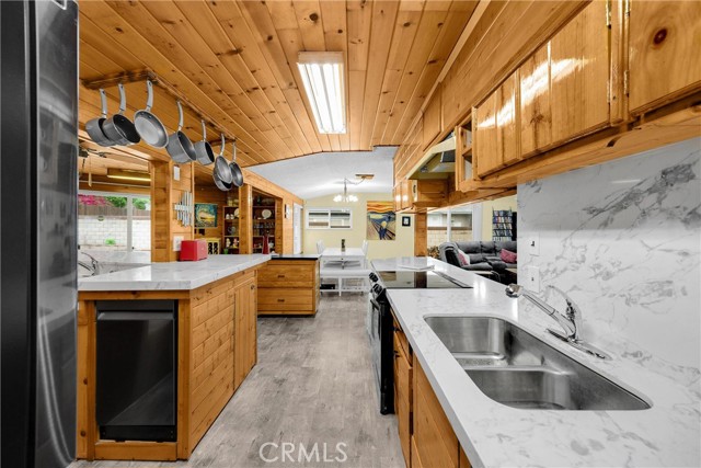 Detail Gallery Image 18 of 65 For 1005 E Woodland Ln, Glendora,  CA 91741 - 4 Beds | 3 Baths