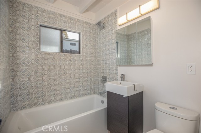 Detail Gallery Image 13 of 36 For 699 Griffith Way, Laguna Beach,  CA 92651 - 3 Beds | 2 Baths