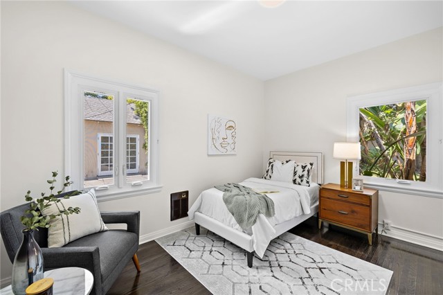 609 N Oakhurst Drive, Beverly Hills CA: https://media.crmls.org/medias/fdb88087-f2fc-445f-888a-9d28dca85153.jpg