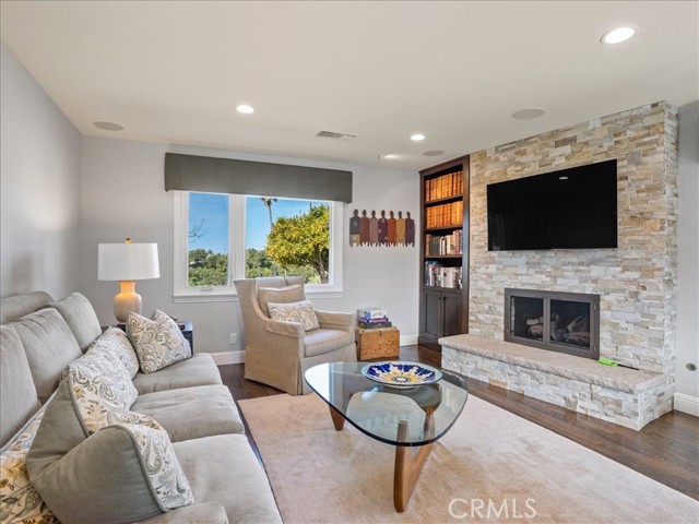 3744 Foothill Road, Santa Barbara CA: https://media.crmls.org/medias/fdb8808d-348e-41fd-b812-c68b10873237.jpg