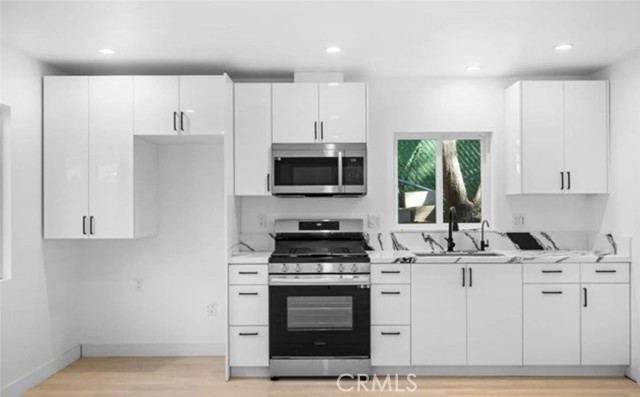 3419 Montrose Avenue, La Crescenta CA: https://media.crmls.org/medias/fdba5975-ee38-4a65-a0d8-cb13009636ff.jpg