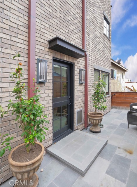 229 Marine Place, Manhattan Beach CA: https://media.crmls.org/medias/fdbac23b-f51c-4c76-8be1-a67855805518.jpg