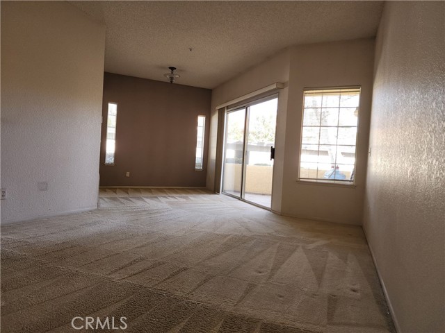 Detail Gallery Image 4 of 27 For 19111 Palo Verde Dr, Apple Valley,  CA 92308 - 2 Beds | 2 Baths