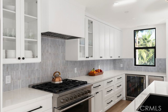 Detail Gallery Image 10 of 22 For 122 W Avenida De Los Lobos Marinos, San Clemente,  CA 92672 - 5 Beds | 4 Baths