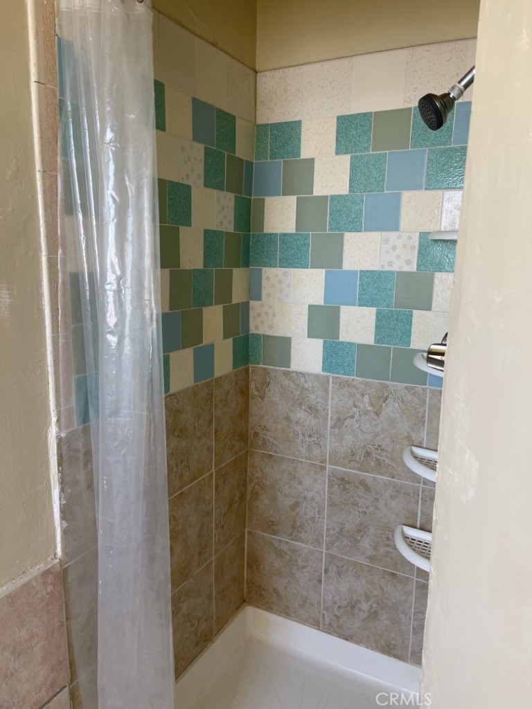 https://media.crmls.org/medias/fdbc36ba-2d89-4f23-9851-2c52a5843c51.jpg?preset=X-Large