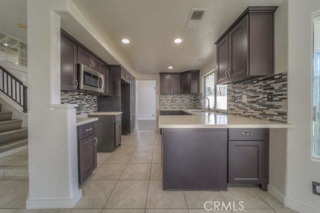 Detail Gallery Image 4 of 72 For 13220 Broken Bit Cir, Corona,  CA 92883 - 4 Beds | 2/1 Baths